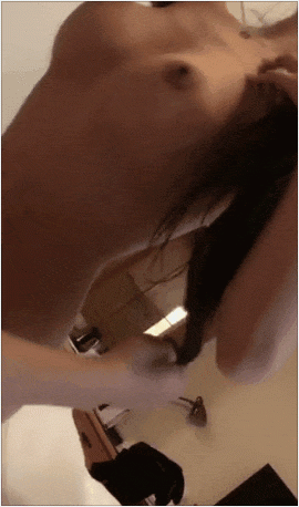 yiyi1.gif