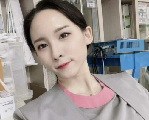 헌팅해서 먹은 문신 간호사2