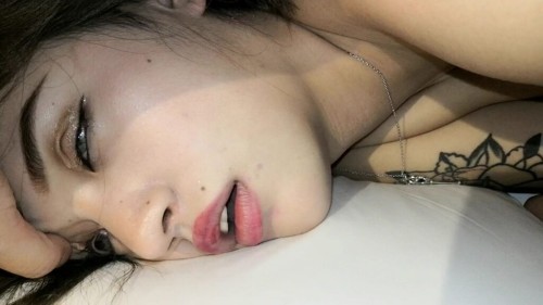 꽐라 인어공주 문신녀.mp4 000000834 1024x576