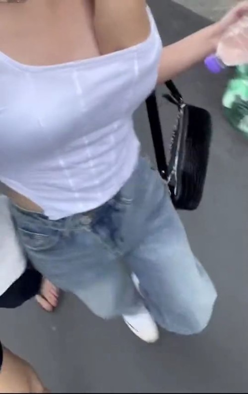 Jfc2KGftUi dQG3z.mp4 000000208
