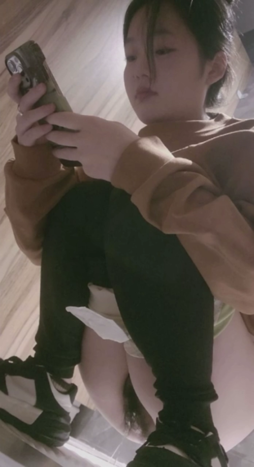 1.mp4 000135000 557x1024
