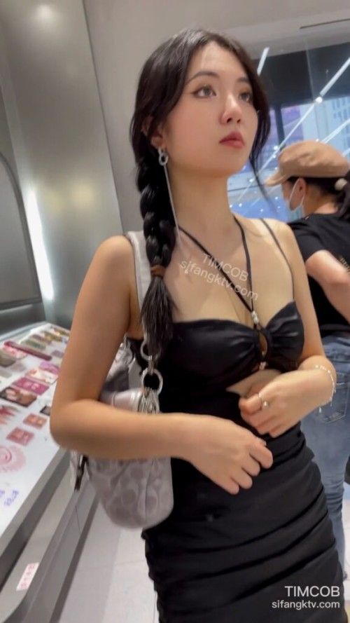 1.mp4 000261833 2 576x1024