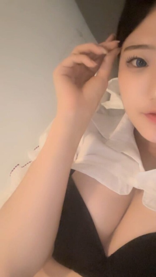 f208479a6 576x1024
