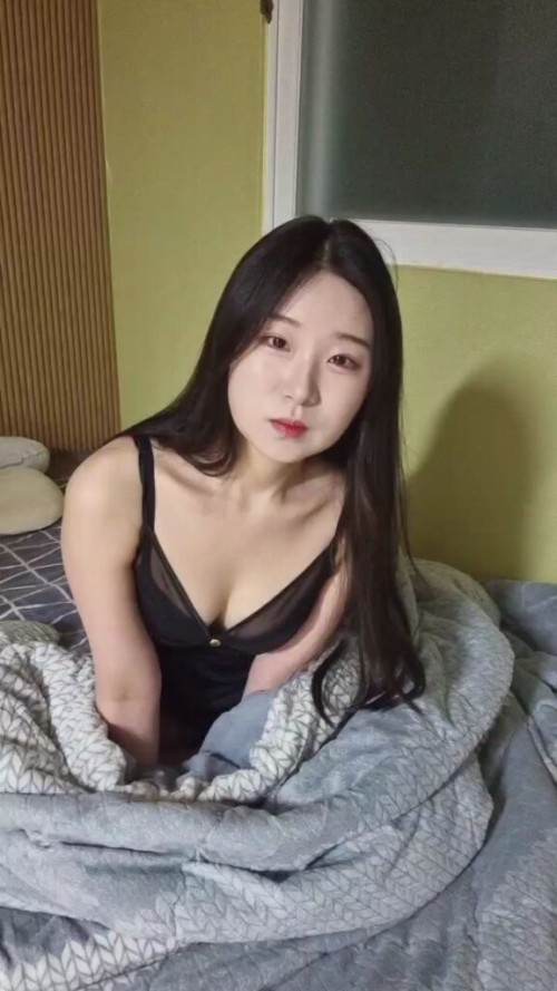 밍여리 2024 02 18.mp4 000000823 576x1024