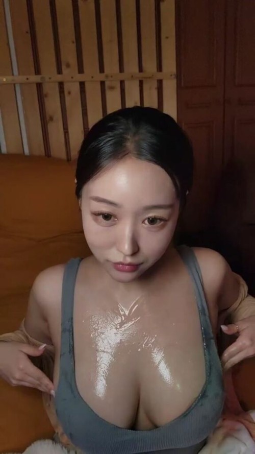 %EB%B0%95%EB%96%A0%EC%9D%B4 2024 02 19.mp4 000240736 576x1024