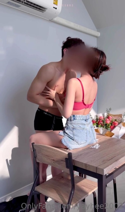onlyfans yayhee2002.mp4 000240448 606x1024