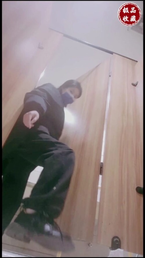 0.mp4 000251400 577x1024