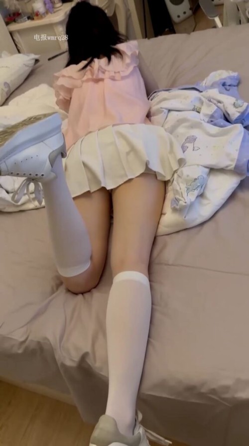 chn24040710.mp4 000097964 572x1024