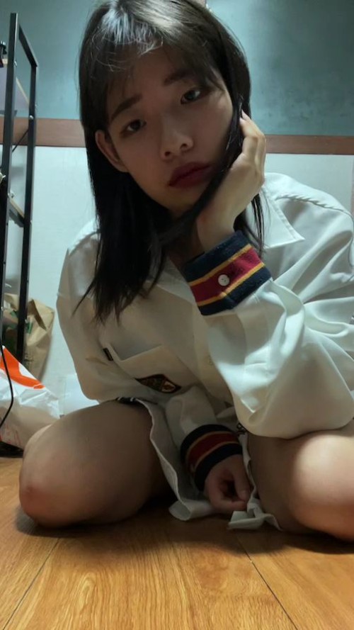 dahyun____dh_2024-01-09_22-44_1710354706469.mp4_002892199.jpg