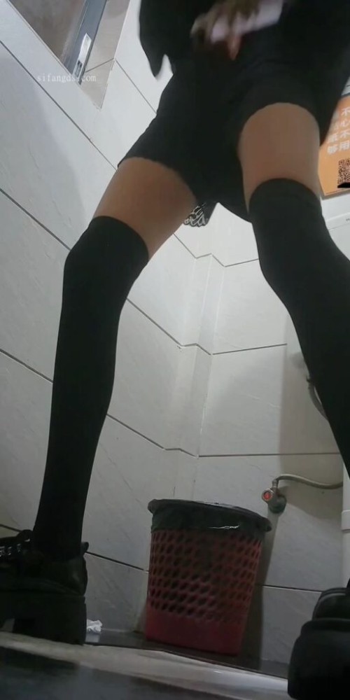chn24042012.mp4_000005372-512x1024.jpg