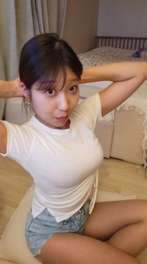 2.mp4 000039133 571x1024